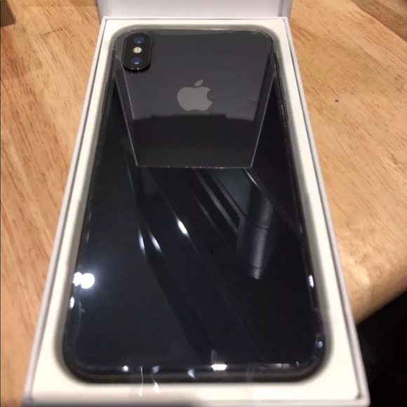 iPhone X - Picture 3 of 3